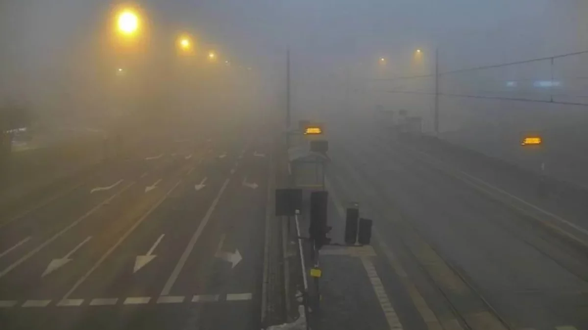 Gęsta mgła w woj. łódzkim. IMGW ostrzega kierowców